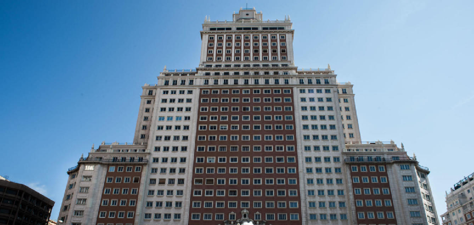 Baraka desbloquea la reforma del Edificio España con el compromiso de respetar su estructura